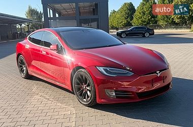 Лифтбек Tesla Model S 2020 в Умани