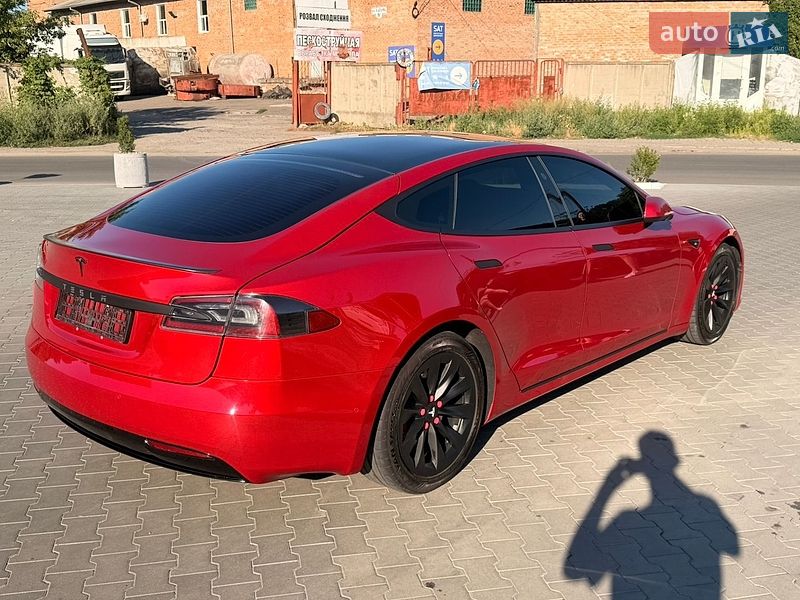 Лифтбек Tesla Model S 2020 в Умани