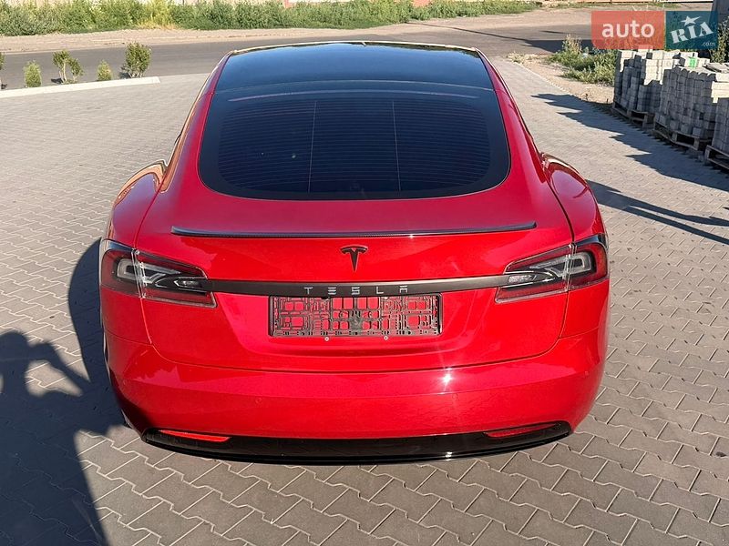Лифтбек Tesla Model S 2020 в Умани