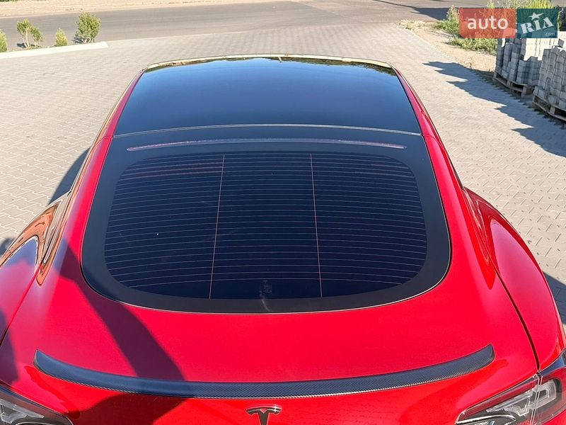 Лифтбек Tesla Model S 2020 в Умани