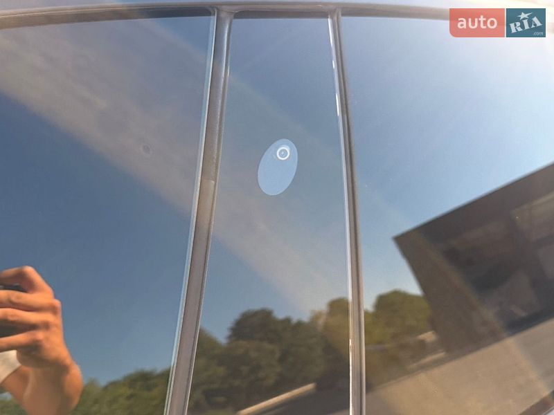 Лифтбек Tesla Model S 2020 в Умани