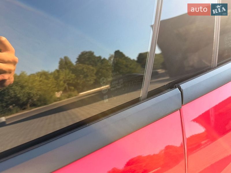 Лифтбек Tesla Model S 2020 в Умани