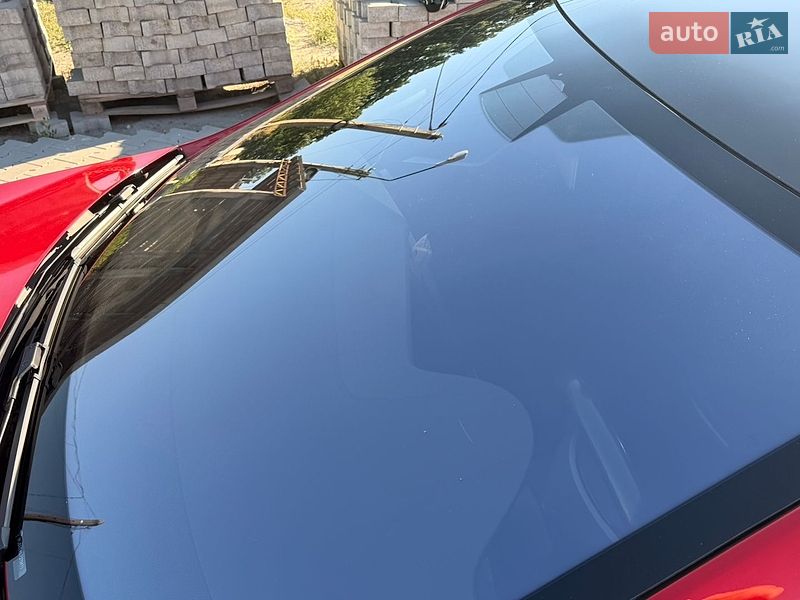 Лифтбек Tesla Model S 2020 в Умани