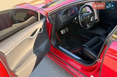 Лифтбек Tesla Model S 2020 в Умани