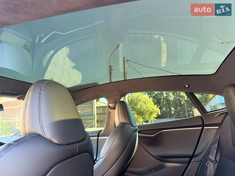 Лифтбек Tesla Model S 2020 в Умани