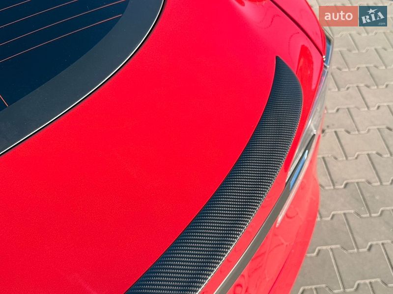 Лифтбек Tesla Model S 2020 в Умани