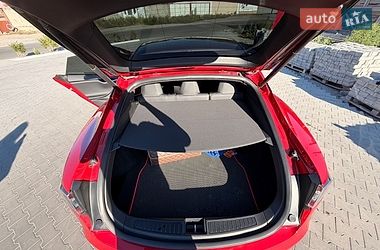 Лифтбек Tesla Model S 2020 в Умани