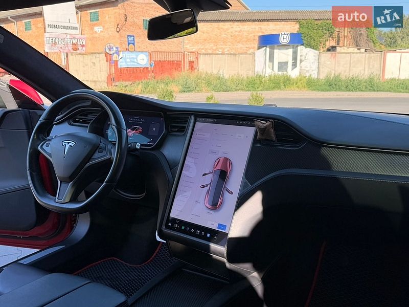 Лифтбек Tesla Model S 2020 в Умани