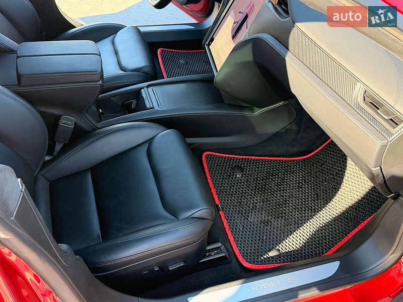 Лифтбек Tesla Model S 2020 в Умани
