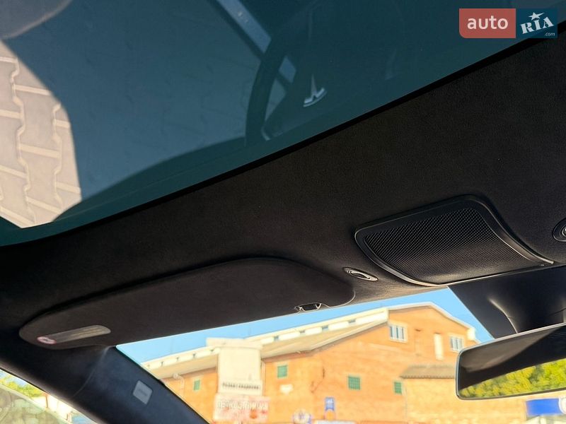 Лифтбек Tesla Model S 2020 в Умани