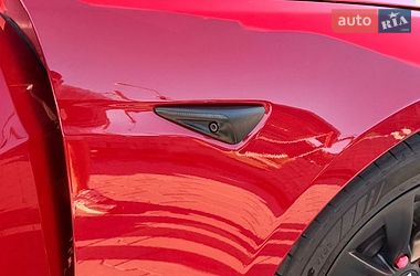 Лифтбек Tesla Model S 2020 в Умани