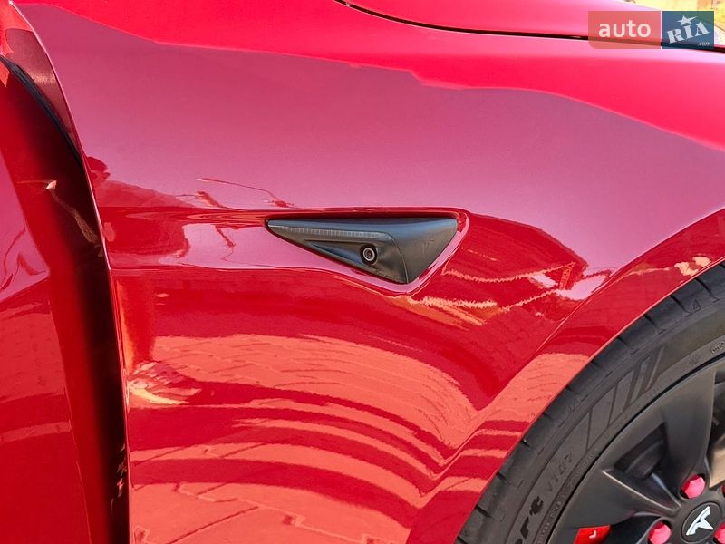 Лифтбек Tesla Model S 2020 в Умани