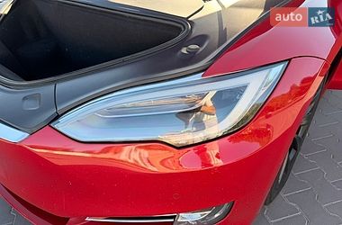 Лифтбек Tesla Model S 2020 в Умани