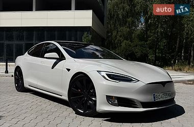 Лифтбек Tesla Model S 2018 в Тернополе