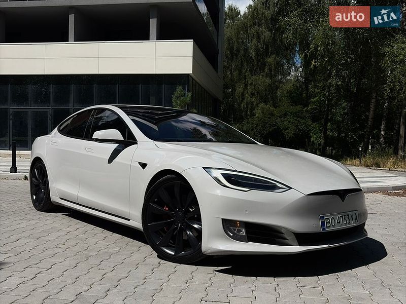 Tesla Model S 2018