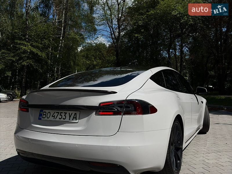 Ліфтбек Tesla Model S 2018 в Тернополі