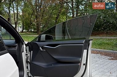 Ліфтбек Tesla Model S 2018 в Тернополі