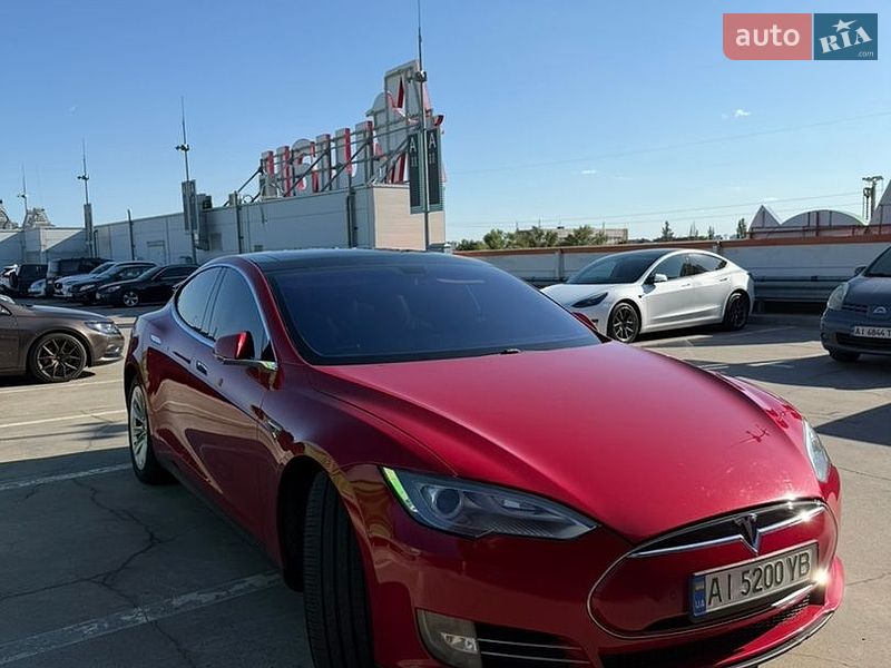 Лифтбек Tesla Model S 2013 в Киеве фото Лифтбек Tesla Model S 2013 в Киеве