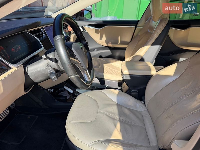Лифтбек Tesla Model S 2013 в Киеве фото 6 Лифтбек Tesla Model S 2013 в Киеве