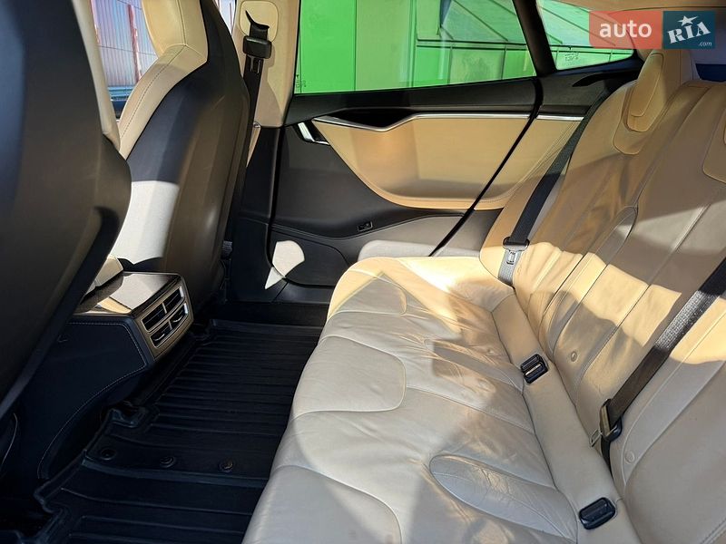 Лифтбек Tesla Model S 2013 в Киеве фото 8 Лифтбек Tesla Model S 2013 в Киеве
