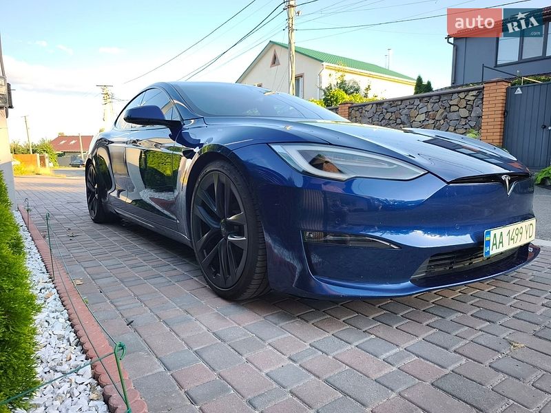 Лифтбек Tesla Model S 2022 в Киеве