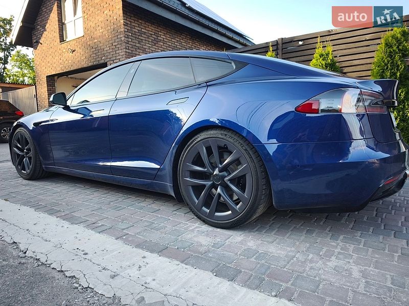 Лифтбек Tesla Model S 2022 в Киеве