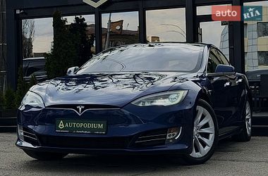 Лифтбек Tesla Model S 2018 в Киеве
