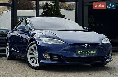 Лифтбек Tesla Model S 2018 в Киеве
