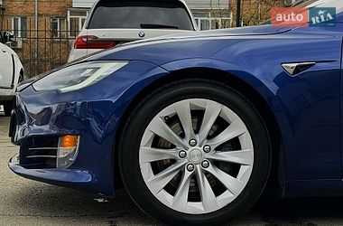 Лифтбек Tesla Model S 2018 в Киеве
