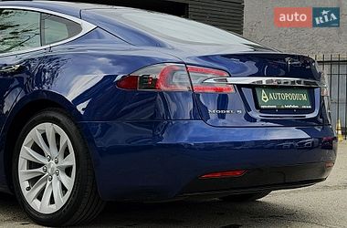Лифтбек Tesla Model S 2018 в Киеве