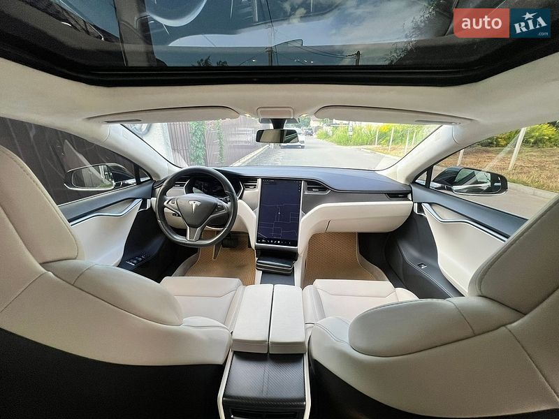 Ліфтбек Tesla Model S 2018 в Києві