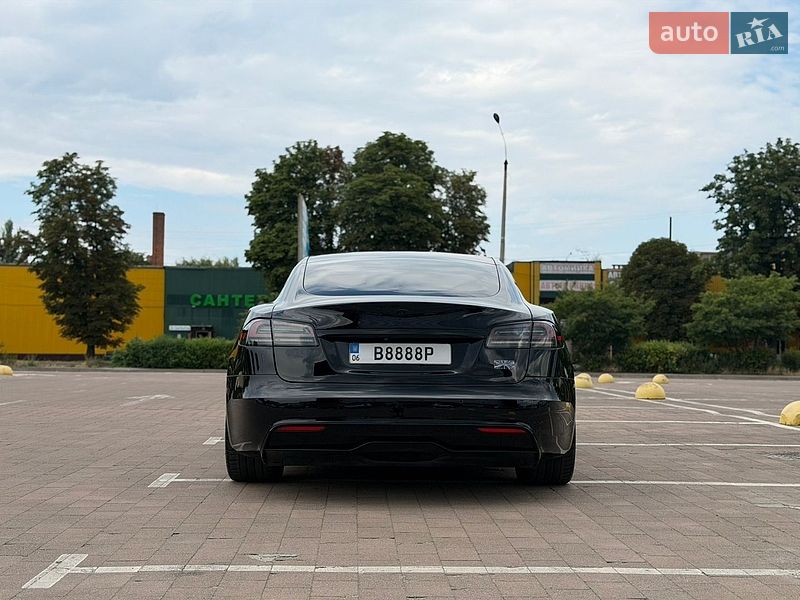 Лифтбек Tesla Model S 2022 в Житомире