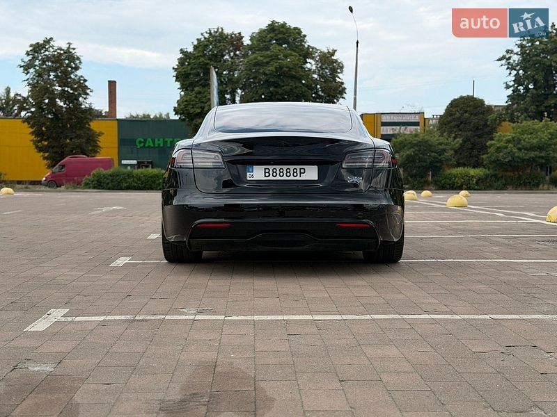 Лифтбек Tesla Model S 2022 в Житомире