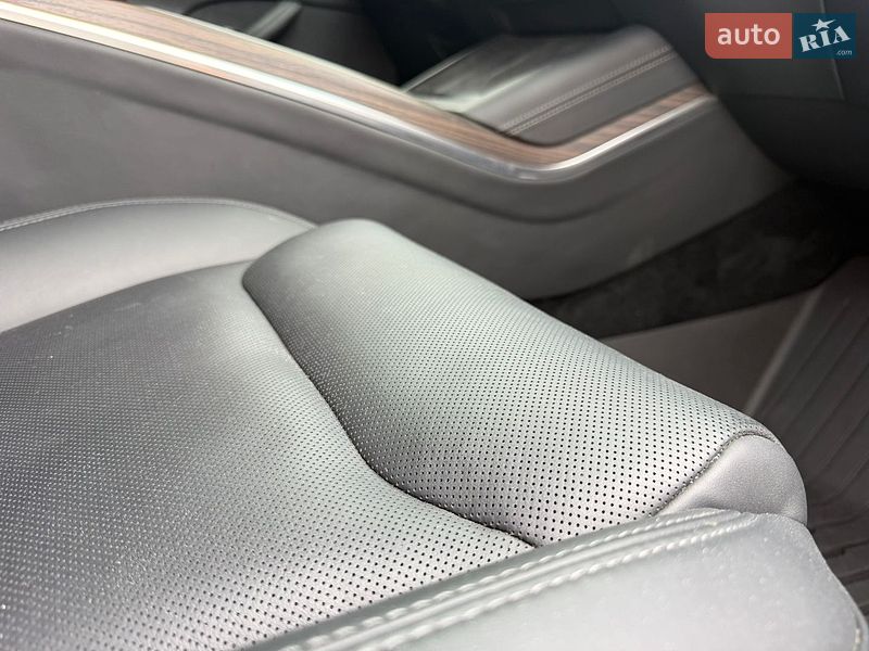 Лифтбек Tesla Model S 2022 в Житомире