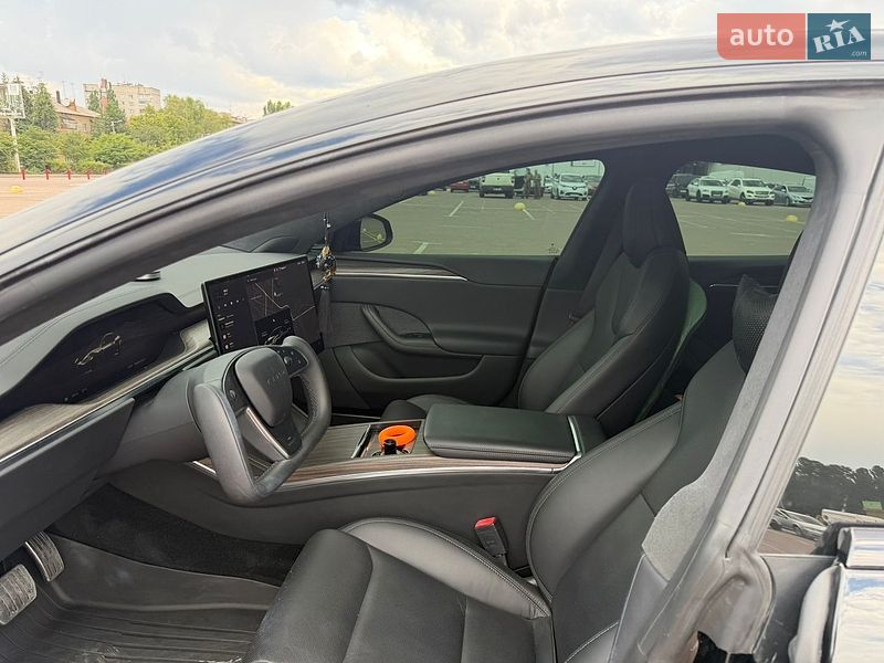Лифтбек Tesla Model S 2022 в Житомире