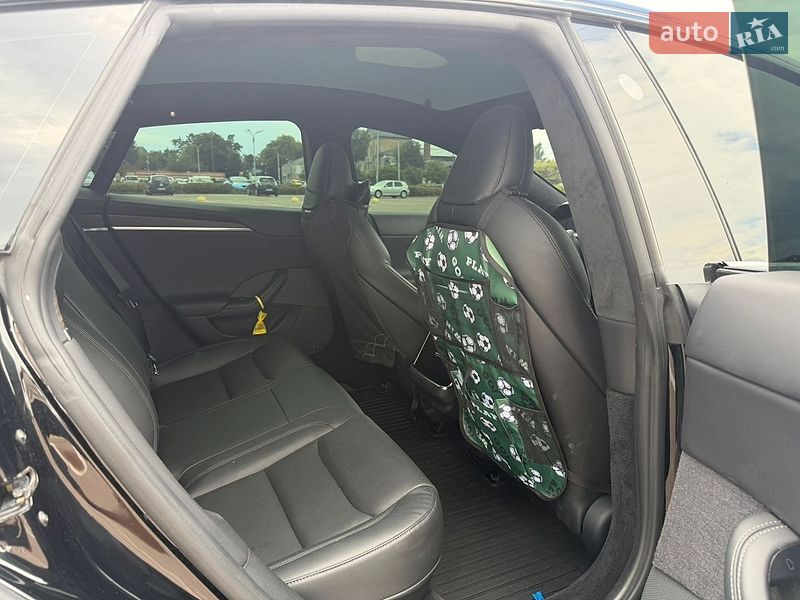 Лифтбек Tesla Model S 2022 в Житомире