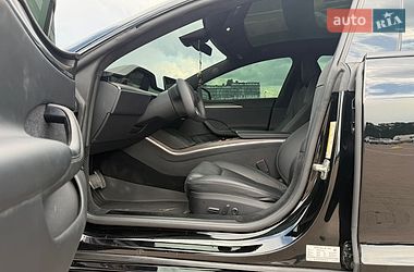 Лифтбек Tesla Model S 2022 в Житомире