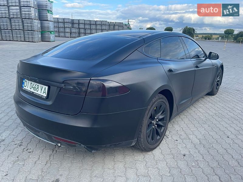 Лифтбек Tesla Model S 2013 в Львове