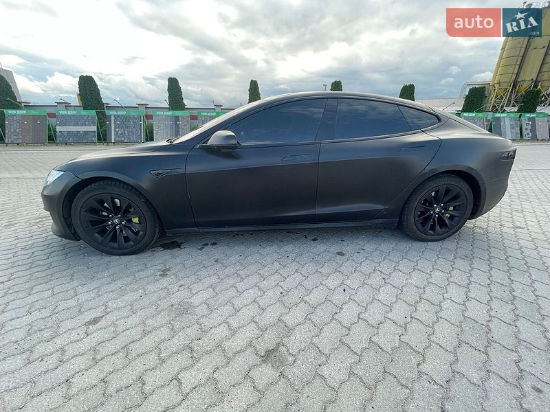 Лифтбек Tesla Model S 2013 в Львове