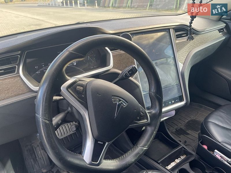 Лифтбек Tesla Model S 2013 в Львове