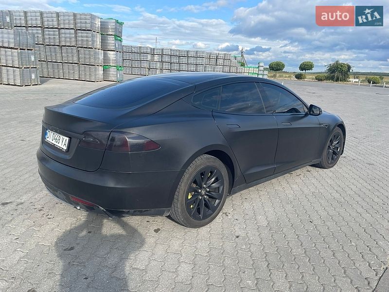 Лифтбек Tesla Model S 2013 в Львове
