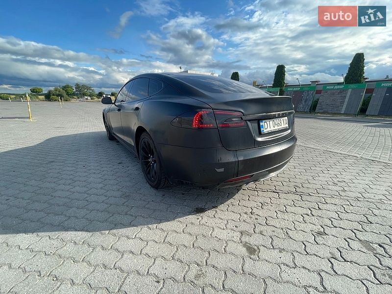 Лифтбек Tesla Model S 2013 в Львове