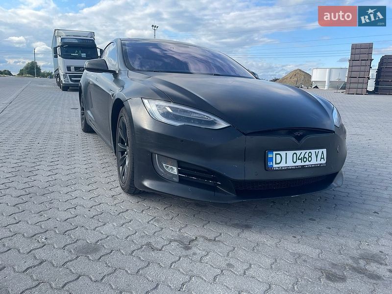 Лифтбек Tesla Model S 2013 в Львове
