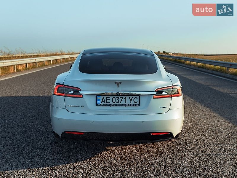 Ліфтбек Tesla Model S 2018 в Дніпрі фото 6 Ліфтбек Tesla Model S 2018 в Дніпрі
