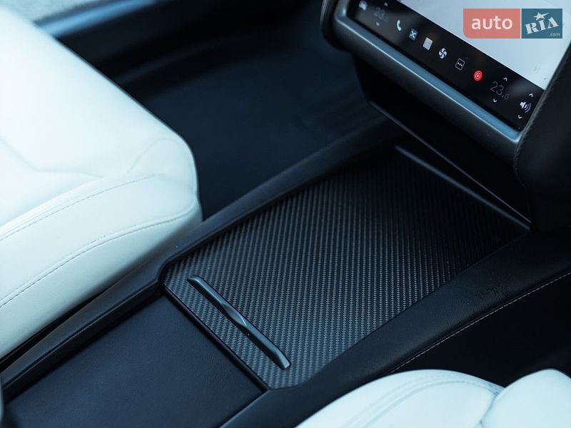 Ліфтбек Tesla Model S 2018 в Дніпрі фото 11 Ліфтбек Tesla Model S 2018 в Дніпрі