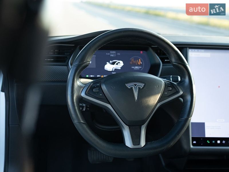 Ліфтбек Tesla Model S 2018 в Дніпрі фото 22 Ліфтбек Tesla Model S 2018 в Дніпрі