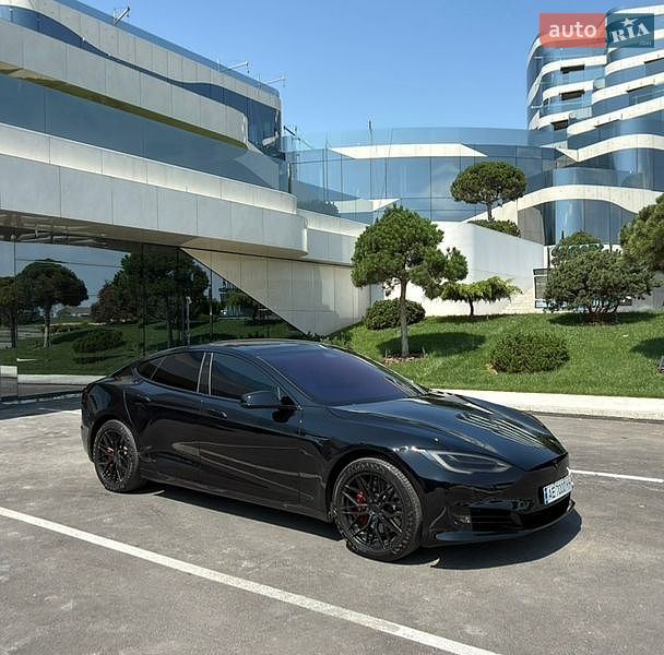 Лифтбек Tesla Model S 2018 в Днепре