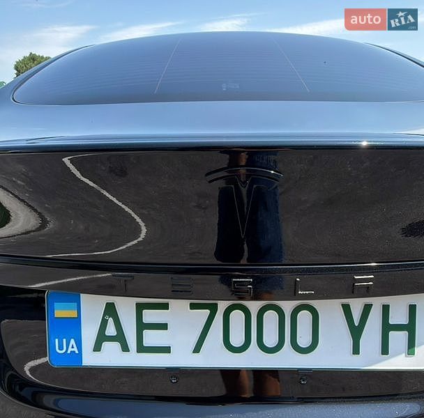 Ліфтбек Tesla Model S 2018 в Дніпрі фото 15 Ліфтбек Tesla Model S 2018 в Дніпрі