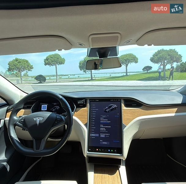 Ліфтбек Tesla Model S 2018 в Дніпрі фото 20 Ліфтбек Tesla Model S 2018 в Дніпрі