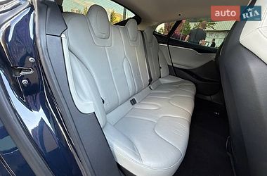 Ліфтбек Tesla Model S 2013 в Києві